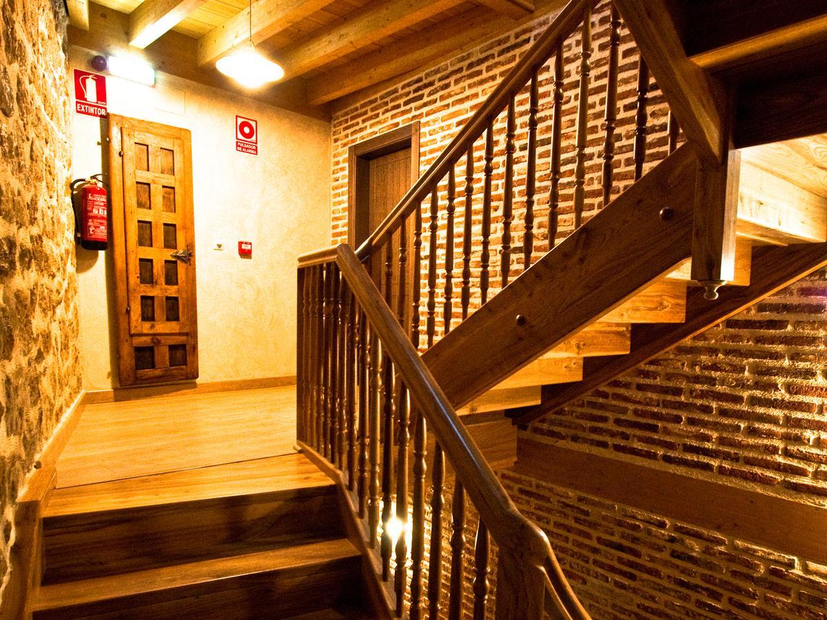La Casa De Beli Hotel Tardajos Exterior foto